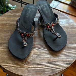 Rocket Dog Women's Black and Red Beaded Sandals